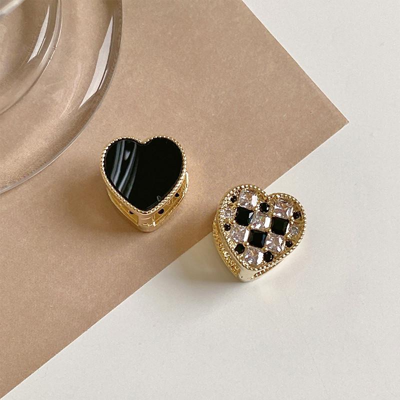 Stud Fashion Jewelry Copper Inlaid Black White Zircon Love Double-sided Acrylic Earrings Luxury Women's Wedding Party, Golden;silver
Stud Fashion Jewelry Copper Inlaid Black White Zircon Love Double-sided Acrylic Earrings Luxury Women's Wedding Party, Golden;silver