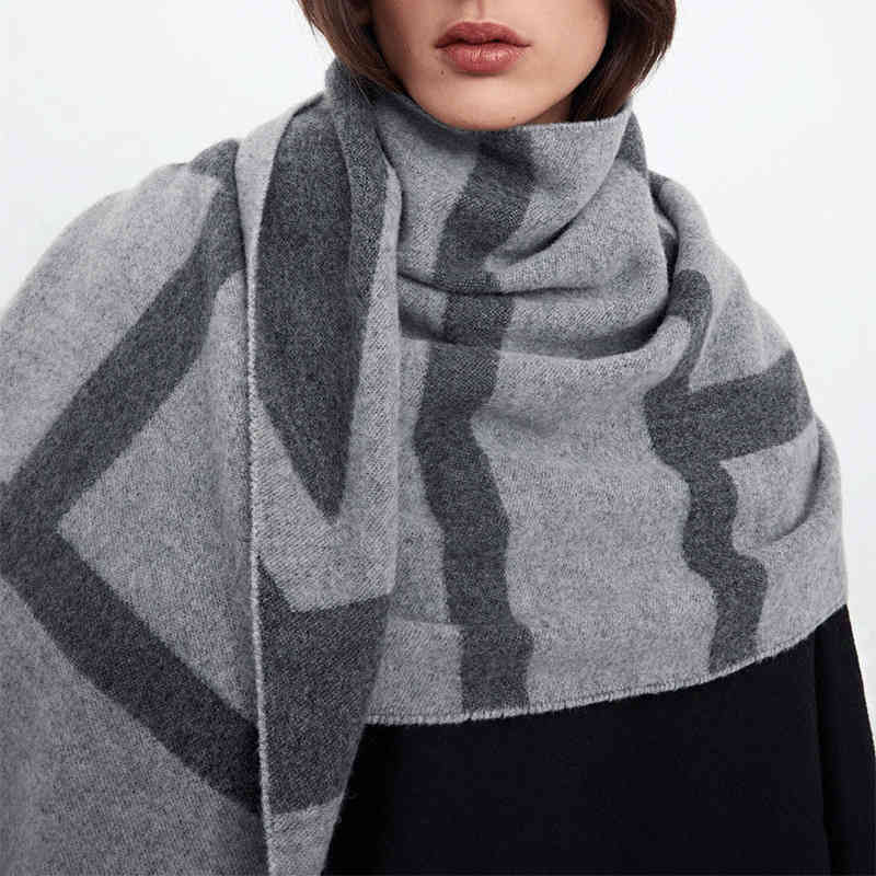 Scarves Toteme scarf women's wool tassel long narrow Shawl NEW autumn and winter 2022
Scarves Toteme scarf women's wool tassel long narrow Shawl NEW autumn and winter 2022