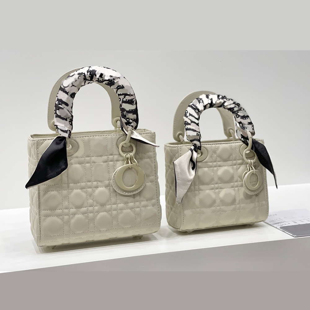 M0505 Tote Hobo Purse Designer Bag Shoulder bag Saddlebag chains Cortices handbag Wallet Women Crossbody ladyChest Purse Satchels bag Ultra-matte Frosted texture, Red
M0505 Tote Hobo Purse Designer Bag Shoulder bag Saddlebag chains Cortices handbag Wallet Women Crossbody ladyChest Purse Satchels bag Ultra-matte Frosted texture, Red