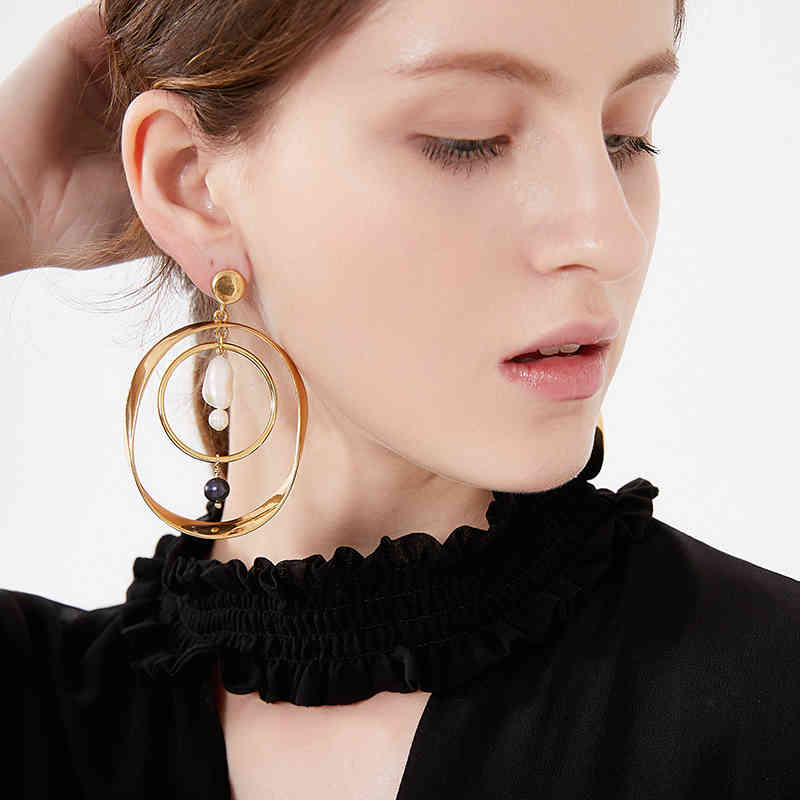 Amorita boutique Irregular multilayer loops design pearl drop earrings 210506, Golden;silver
Amorita boutique Irregular multilayer loops design pearl drop earrings 210506, Golden;silver