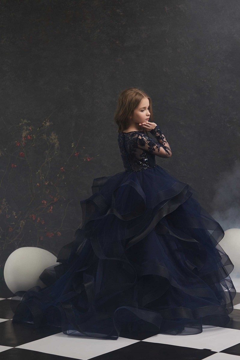 Amazing Flower Girl Dresses Lace Appliques Multilayered Ruffles Birthday Party Wear For Wedding Long Sleeves Floor Length Little Baby Pageant Gowns