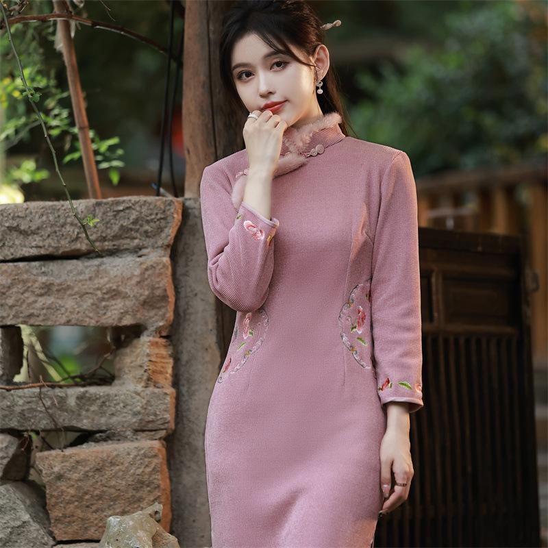 Ethnic Clothing Chinese Style Embroidery Fur Collar Womem Qipao Vintage Traditional Dress Plus Size Elegant Slim Cheongsam
Ethnic Clothing Chinese Style Embroidery Fur Collar Womem Qipao Vintage Traditional Dress Plus Size Elegant Slim Cheongsam