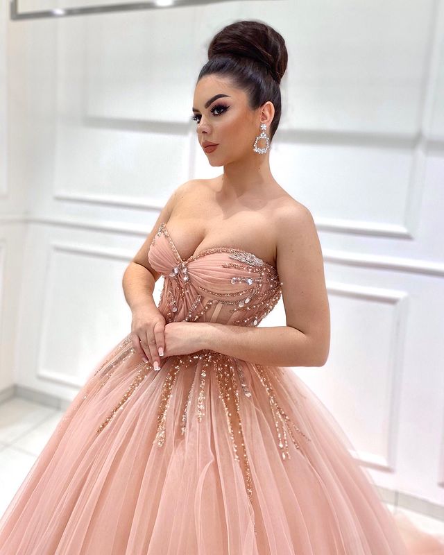 2021 Plus Size Sexy Beaded Crystals Quinceanera Dresses Sweetheart Ball Gown Tulle Simple Pageant Evening Prom Gowns ZJ475