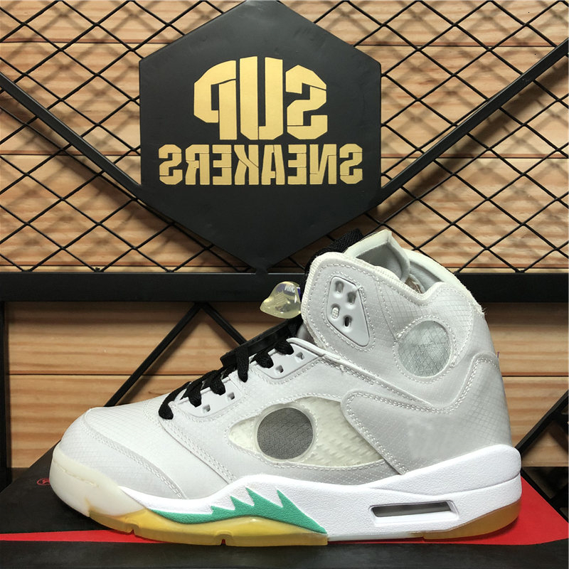 White Sails Jumpman 5 5s 3 Fire Red Oregon Basketball Shoes Travis Scotts Michigan Oil Grey Running Sneakers Men Sport Trainers, Color 5
White Sails Jumpman 5 5s 3 Fire Red Oregon Basketball Shoes Travis Scotts Michigan Oil Grey Running Sneakers Men Sport Trainers, Color 5