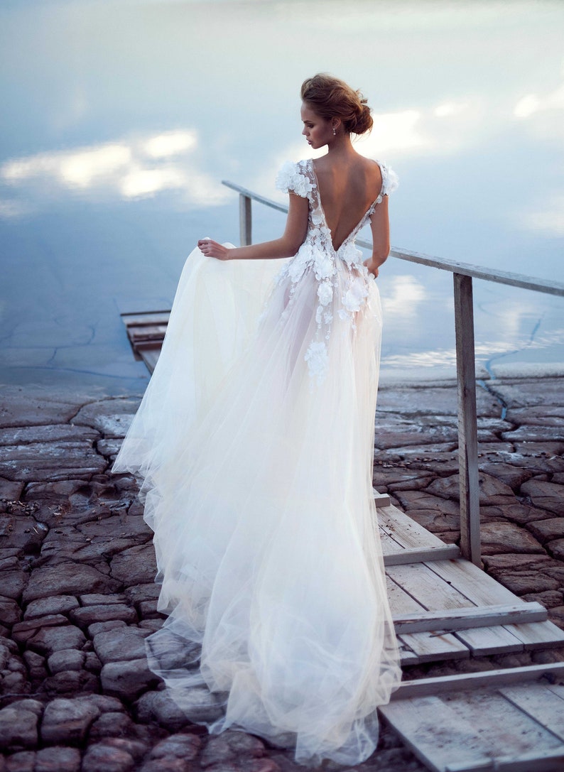 Romantic Flower Open Back Boho Wedding Dress Sexy Backless Long Train Beach Bridal Gowns 3D Floral Appliques Cape Sleeve Bride Dresses Sheer Deep V Ne