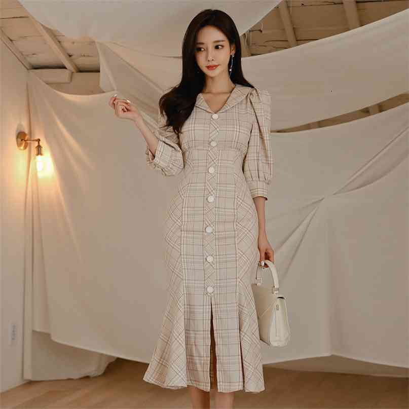 Women Vintage Plaid Print Bodycon Dress Fashion V Neck 3/4 Sleeve Single Breated Ruffles Autumn Midi Party 210603, As picture
Women Vintage Plaid Print Bodycon Dress Fashion V Neck 3/4 Sleeve Single Breated Ruffles Autumn Midi Party 210603, As picture