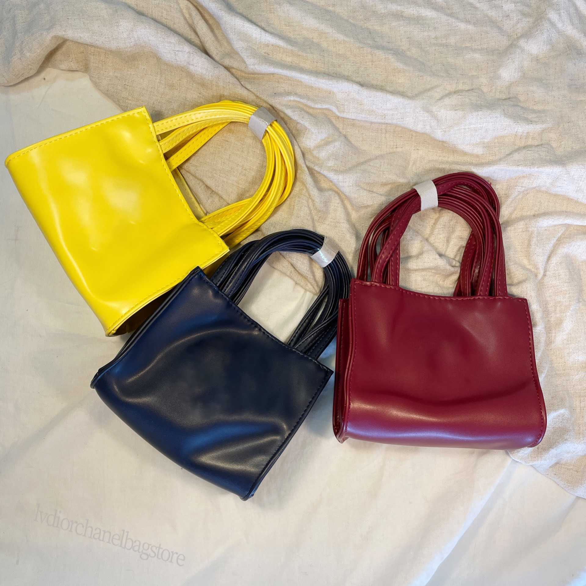 2021 Hot luxury famous designer handbags bags Women The pu leather Shoulder soft cowhide crossbody Wallets Lady messenger Tote Bag, Fashion handbags 16
2021 Hot luxury famous designer handbags bags Women The pu leather Shoulder soft cowhide crossbody Wallets Lady messenger Tote Bag, Fashion handbags 16