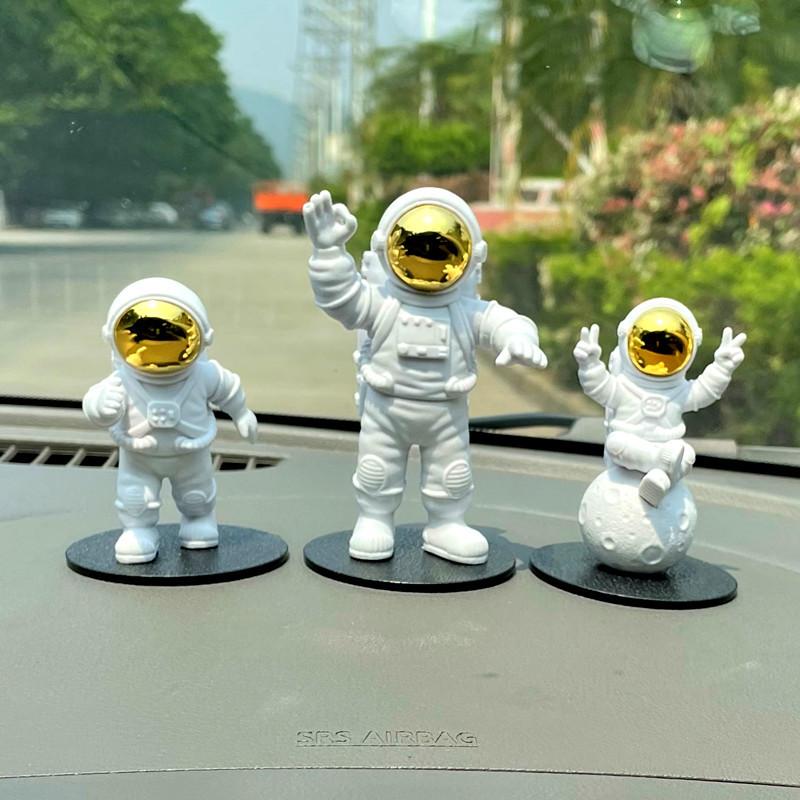 Interior Decorations Astronaut Figurines Car Ornament Resin Spaceman Moon Sculpture Decorative Cosmonaut Statues Miniatures Gift Accessories
Interior Decorations Astronaut Figurines Car Ornament Resin Spaceman Moon Sculpture Decorative Cosmonaut Statues Miniatures Gift Accessories
