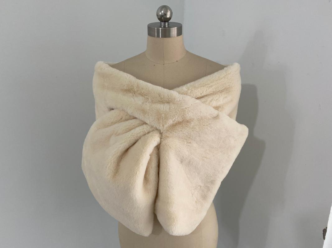 Wraps & Jackets Winter Warm Outdoor Shrug Faux Fur Wrap Shawl Bridal Wedding Cape Party Accessories, White
Wraps & Jackets Winter Warm Outdoor Shrug Faux Fur Wrap Shawl Bridal Wedding Cape Party Accessories, White