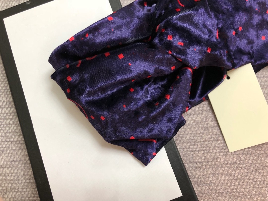 Fashion Elastic Headbands for Women 2021 New Arrival head scarf velvet Cross Turban hairband Streetwear Hair Jewelry Gift
Fashion Elastic Headbands for Women 2021 New Arrival head scarf velvet Cross Turban hairband Streetwear Hair Jewelry Gift