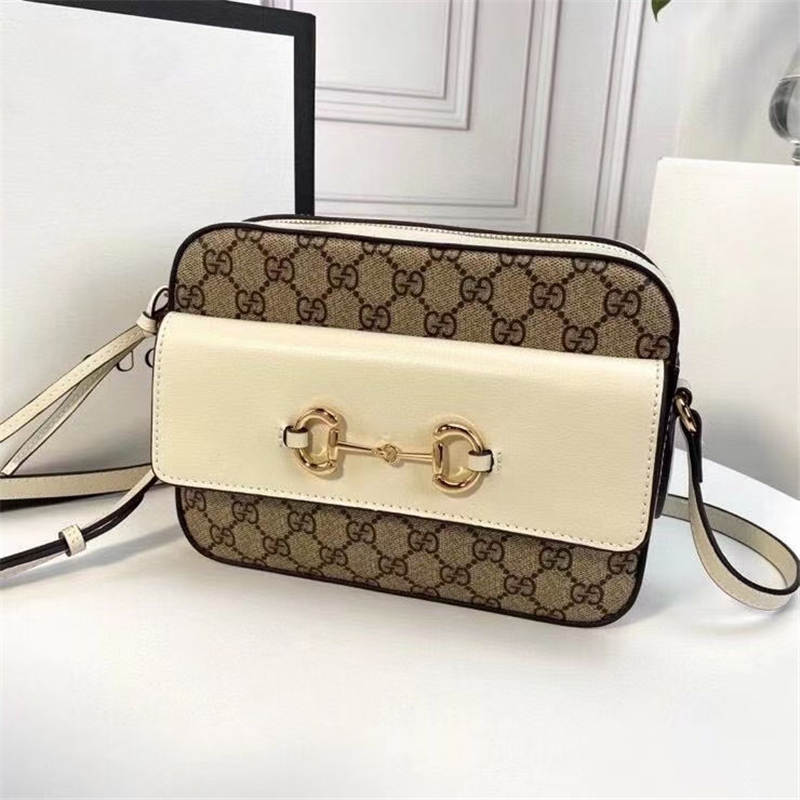 Luxury Horsebit 1955 Beige White Canvas Small Shoulder Bag Crossbody Bag Size:24*20*11cm
Luxury Horsebit 1955 Beige White Canvas Small Shoulder Bag Crossbody Bag Size:24*20*11cm