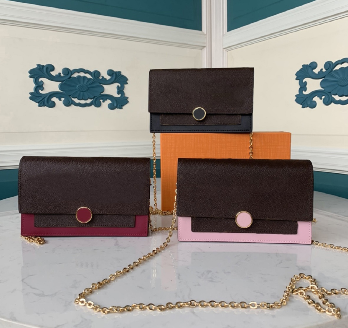 2023 Fashion Designers Womens Handbags luxurys lady shoulder bag quality leather messenger bags classic digram flowers crossbody Chains Plaid purses M67404, Brown flowers (pink lining)
2023 Fashion Designers Womens Handbags luxurys lady shoulder bag quality leather messenger bags classic digram flowers crossbody Chains Plaid purses M67404, Brown flowers (pink lining)