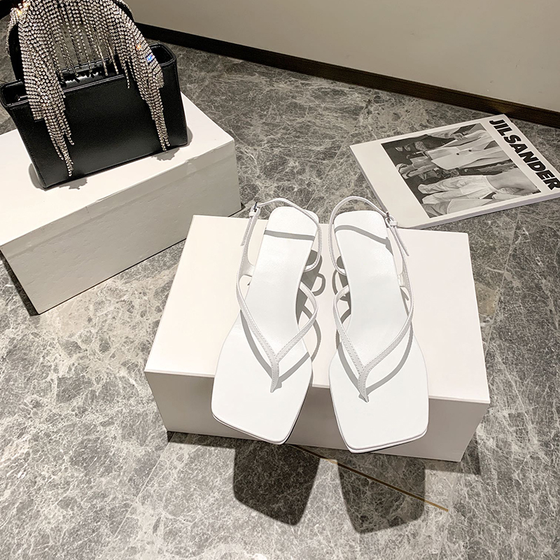 Luxury Designer Women Beach Slip On Slides Genuine Leather Sandals Slippers Studs Sandal Heel 6.5CM Outdoor Casual Flip Flops White, Black
Luxury Designer Women Beach Slip On Slides Genuine Leather Sandals Slippers Studs Sandal Heel 6.5CM Outdoor Casual Flip Flops White, Black