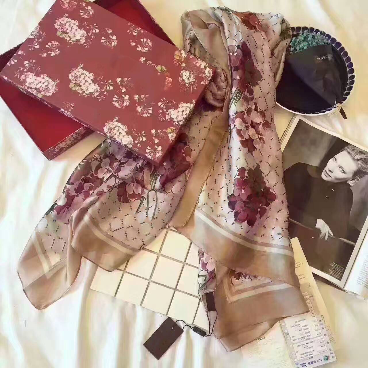 Wholesale brand designer 100% silk small streamer women scarves 180x90cm geometry long big size scarf no box a33
Wholesale brand designer 100% silk small streamer women scarves 180x90cm geometry long big size scarf no box a33