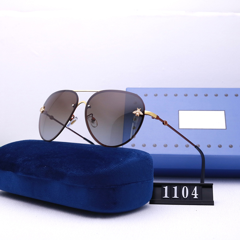 1 Pcs Classic Sun Glasses For Men Luxury Designer Sunglasses Women Design UV380 Fashion Eyewear Eye Glasses Polarizing S With Box 210704XS-G
1 Pcs Classic Sun Glasses For Men Luxury Designer Sunglasses Women Design UV380 Fashion Eyewear Eye Glasses Polarizing S With Box 210704XS-G