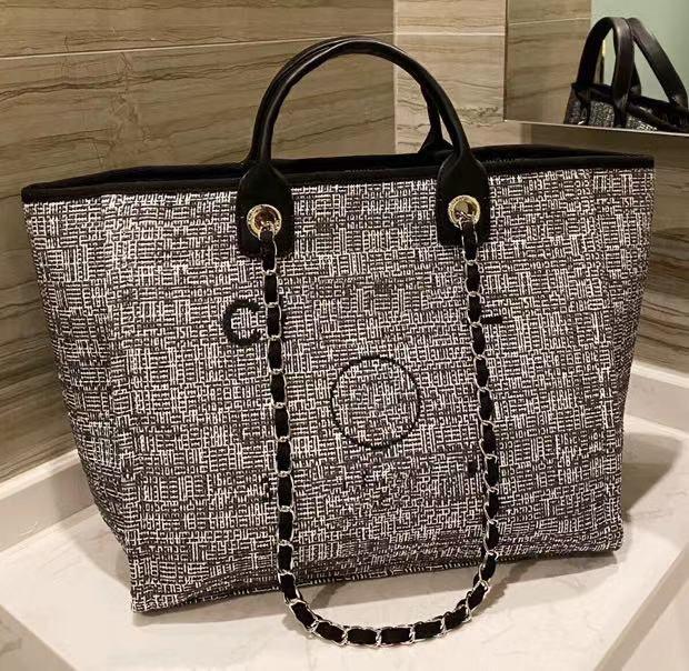2021 Women Luxury Handbags Designer Beach Bag Top Quality Fashion Purse Shoulder Large Tote With Chain Canvas Shopping Bags
2021 Women Luxury Handbags Designer Beach Bag Top Quality Fashion Purse Shoulder Large Tote With Chain Canvas Shopping Bags