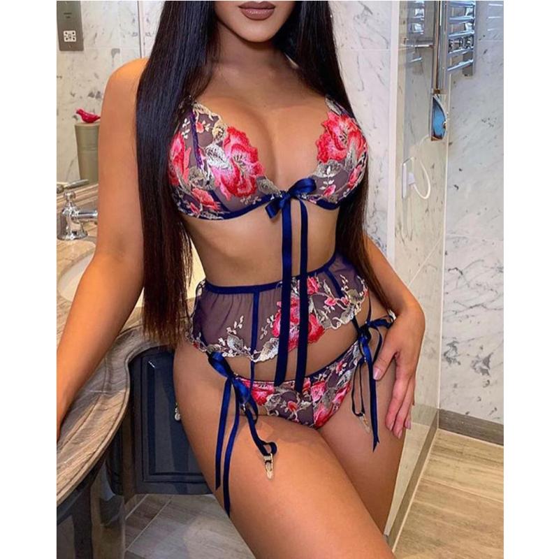 bras sets women lace embroidery lingerie set halter bra hollow thong sleepwear briefs underwear suit 2021, Red;black
bras sets women lace embroidery lingerie set halter bra hollow thong sleepwear briefs underwear suit 2021, Red;black