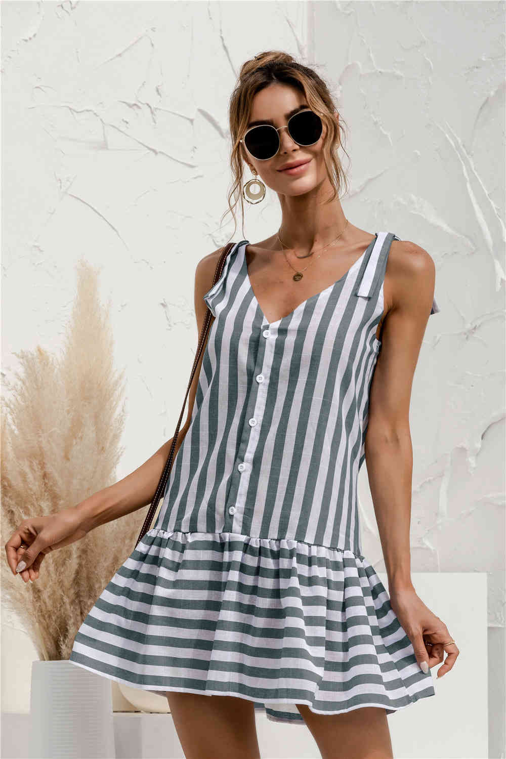 Summer Sleeveless Striped Cotton Linen Mini Dress Women Casual Sexy V Neck Strap Button Patchwork Ruffles Loose Dresses Vestidos 210522