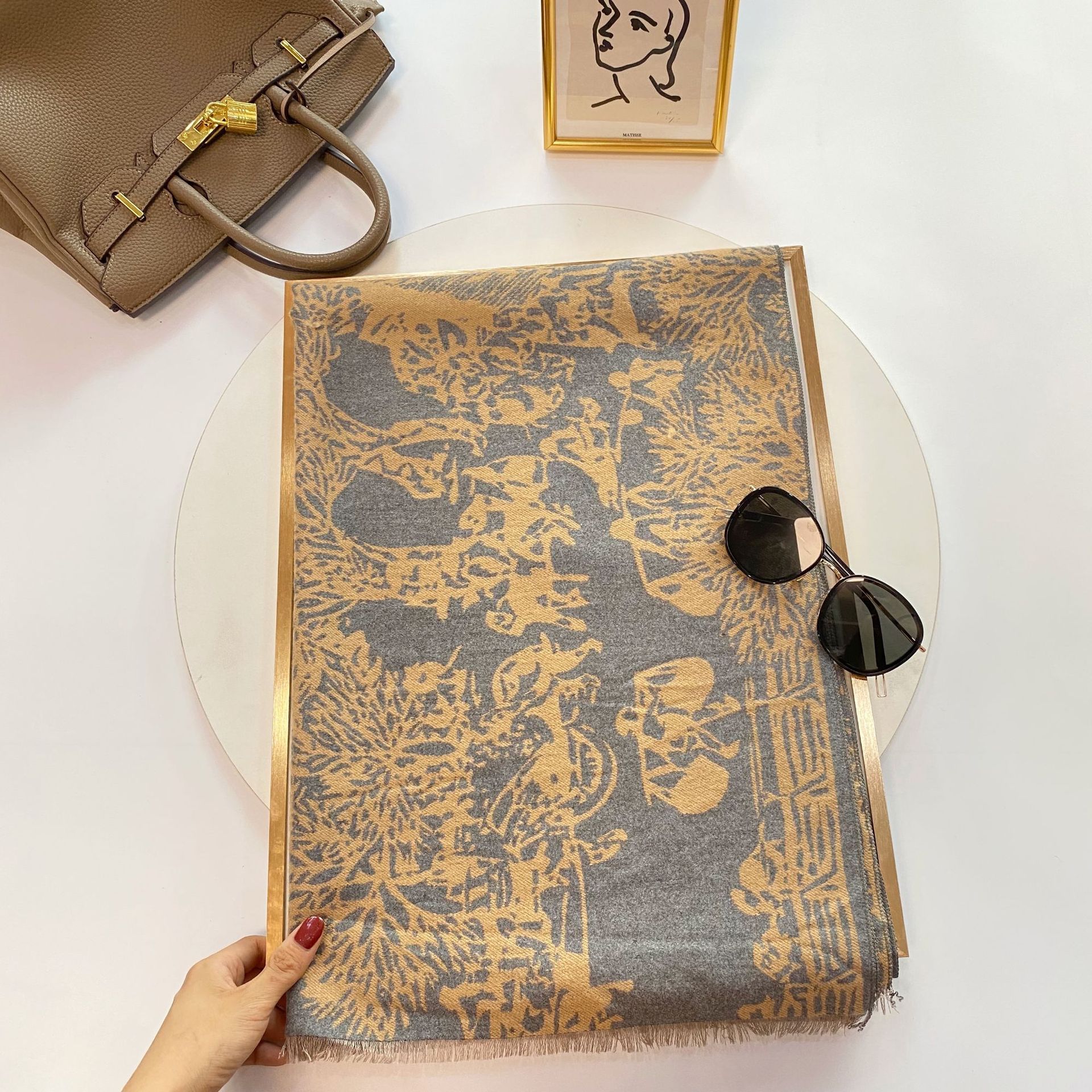 2021 New Arrival Qingming Shanghe Map Imitation Cashmere Shawl Chinese Style Show Temperament Thickening Scarf Womens Warm Scarf No. 6
2021 New Arrival Qingming Shanghe Map Imitation Cashmere Shawl Chinese Style Show Temperament Thickening Scarf Womens Warm Scarf No. 6
