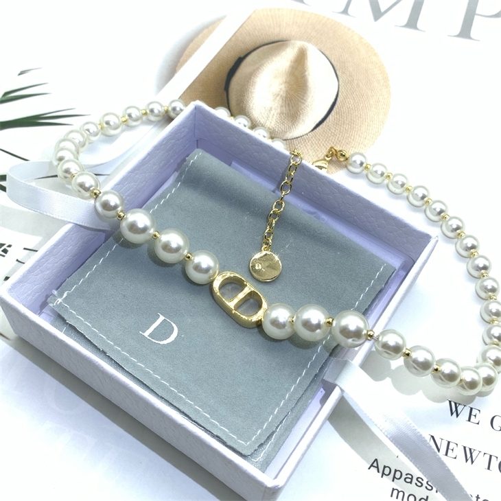 68% OFF designer jewelry Dejia new classic fashion letter pearl necklace women's net red high version clavicle chain
68% OFF designer jewelry Dejia new classic fashion letter pearl necklace women's net red high version clavicle chain