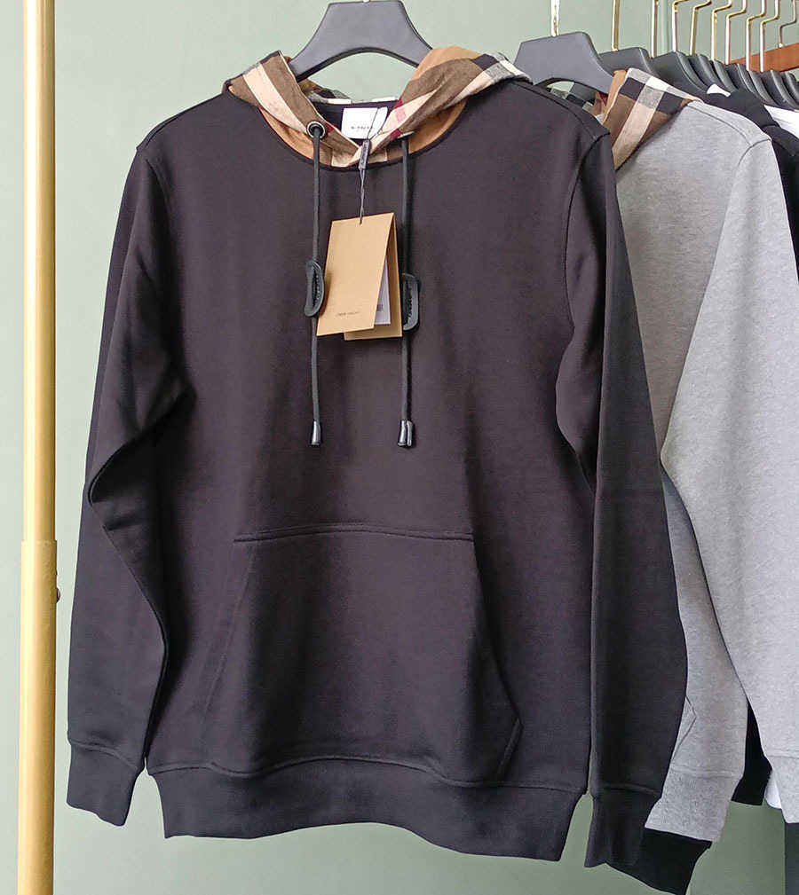 Luxury Brand Hoodie Autumn and winter new BBR Plaid blended hooded kangaroo pocket overweight fabric Sweater tricolor Unisex, Black
Luxury Brand Hoodie Autumn and winter new BBR Plaid blended hooded kangaroo pocket overweight fabric Sweater tricolor Unisex, Black