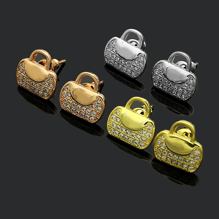 Top Quality Women Designer Ear Studs Luxurious Titanium Steel Bag full of diamond earrings Trendy Jewelry
Top Quality Women Designer Ear Studs Luxurious Titanium Steel Bag full of diamond earrings Trendy Jewelry