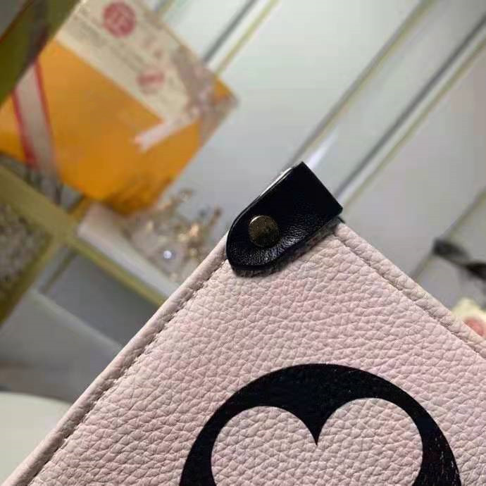 Luxury Classic Designers Womens Handbags Purses Rivet Bag Lock Trapeze Fashion Shoulder Messenger Inclined Size Small Black Kaki colors
Luxury Classic Designers Womens Handbags Purses Rivet Bag Lock Trapeze Fashion Shoulder Messenger Inclined Size Small Black Kaki colors