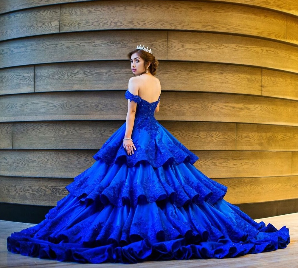 Charming Four Layers Wedding Dresses Maktumang Royal Blue Beaded Lace Appliques Satin Wedding Gown Fashion Middle-East Pretty Bridal Dress, Black 
Charming Four Layers Wedding Dresses Maktumang Royal Blue Beaded Lace Appliques Satin Wedding Gown Fashion Middle-East Pretty Bridal Dress, Black