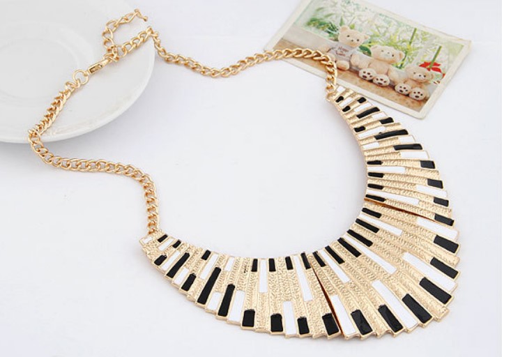 Amazing Deals Fashion Top Selling Colorful Enamel Big Bib Statement Collar Necklace Christmas Gifts For Women