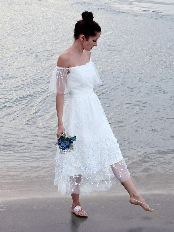 Newest 2018 Off Shoulder Ivory Lace Flowers Tea Length Wedding Dresses For Garden/Beach Fashion Bridal Gown Romantic, Black
Newest 2018 Off Shoulder Ivory Lace Flowers Tea Length Wedding Dresses For Garden/Beach Fashion Bridal Gown Romantic, Black