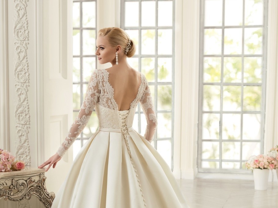 2020 Elegant Simple Long Sleeve Wedding Dresses with Lace High Neck Backless Bridal Gowns Vestido De Noiva Princesa