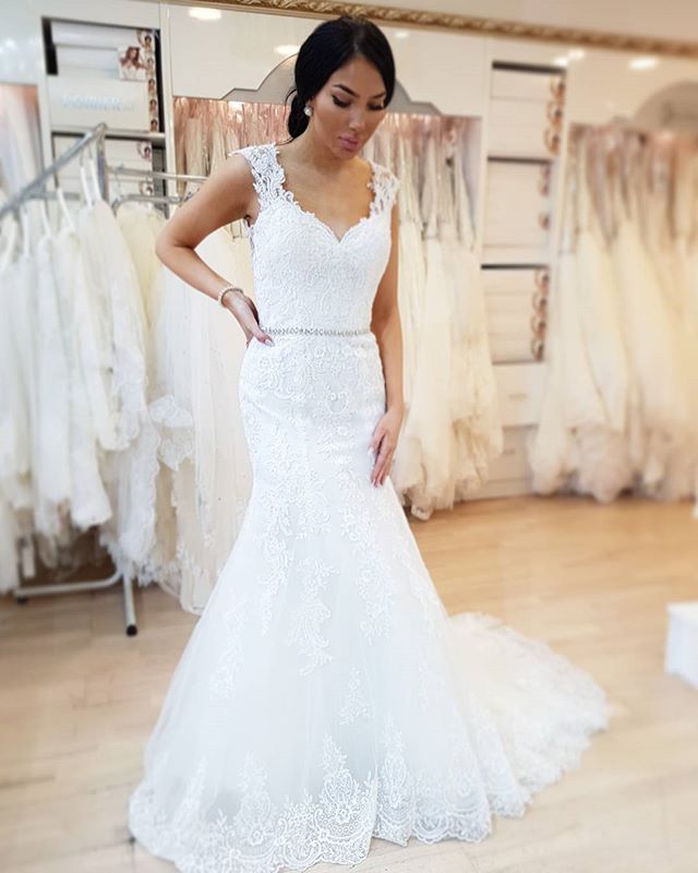 Sweetheart Wedding Dress Mermaid Tank Lace Bride Dresses Beaded Waist Open Back Modest African Wedding Gowns, Champagne
Sweetheart Wedding Dress Mermaid Tank Lace Bride Dresses Beaded Waist Open Back Modest African Wedding Gowns, Champagne