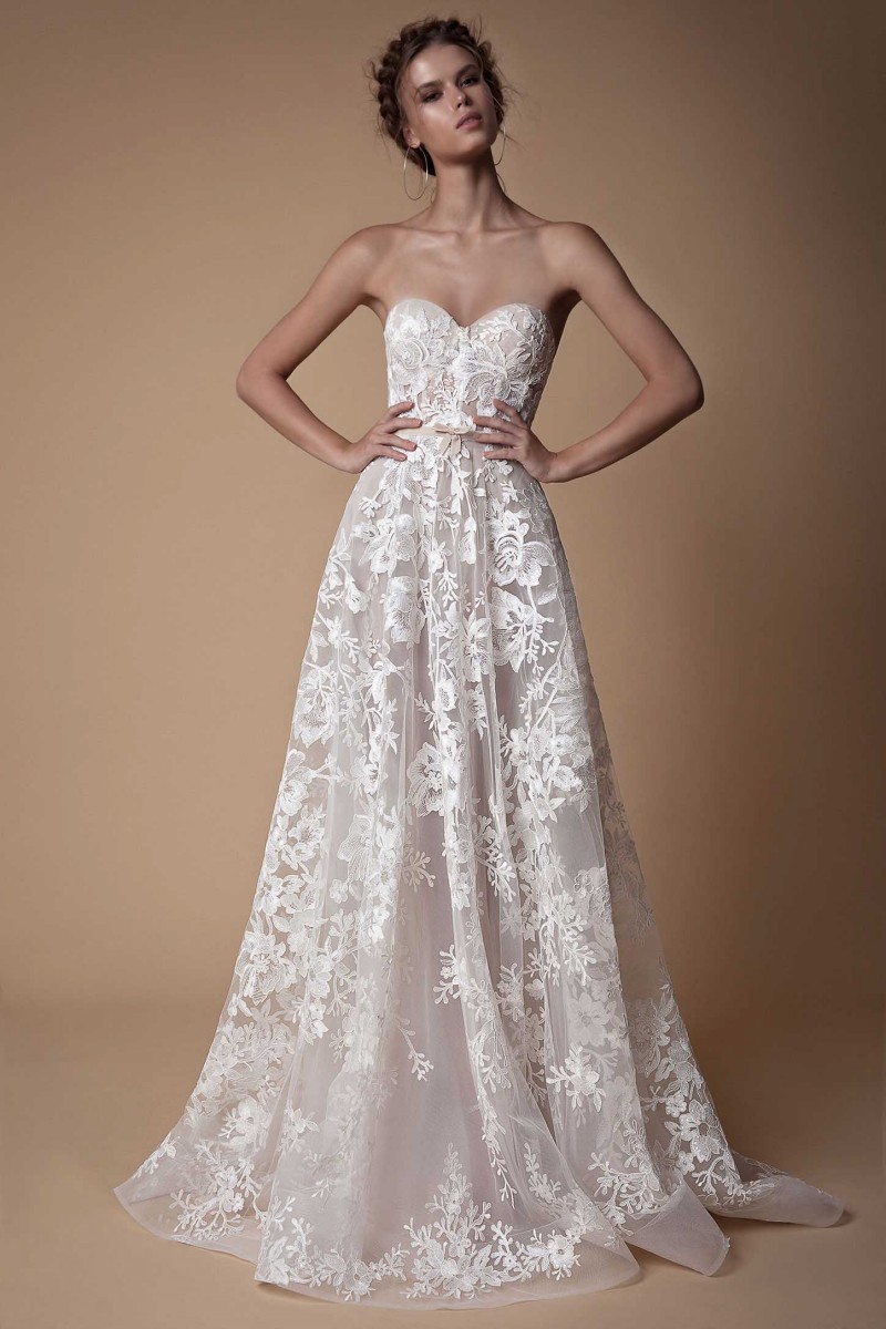 Sweetheart Berta Beach Wedding Dresses Backless Lace Applique Elegant Plus Size Wedding Dress Sweep Train Country Bridal Gown