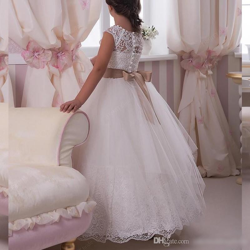 2017 White Princess Flower Girl Wedding Dresses Sheer Lace Crew Neck Cap Sleeves Christmas Pageant Gowns First Communion Dresses with Sash
