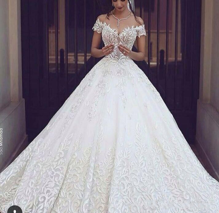 2020 New Luxury Ball Gown Wedding Dresses Full Embroidery Royal Train White Lace Bridal Gowns Sexy V Neck Short Sleeves Wedding Gowns 327, Black
2020 New Luxury Ball Gown Wedding Dresses Full Embroidery Royal Train White Lace Bridal Gowns Sexy V Neck Short Sleeves Wedding Gowns 327, Black