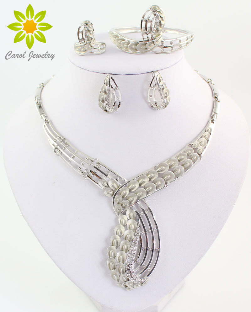 2015 Fashion Silver Plated Crystal Necklace Bracelet Earrings Ring Wedding African Jewelry Sets New Arrival Free shipping
2015 Fashion Silver Plated Crystal Necklace Bracelet Earrings Ring Wedding African Jewelry Sets New Arrival Free shipping