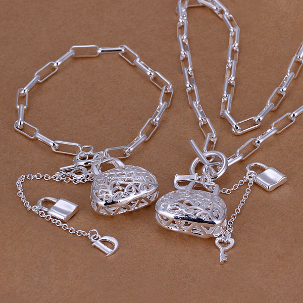 High grade 925 sterling silver Checkered chain hanging bag piece jewelry set DFMSS006 brand new Factory direct 925 silver necklace bracelet
High grade 925 sterling silver Checkered chain hanging bag piece jewelry set DFMSS006 brand new Factory direct 925 silver necklace bracelet