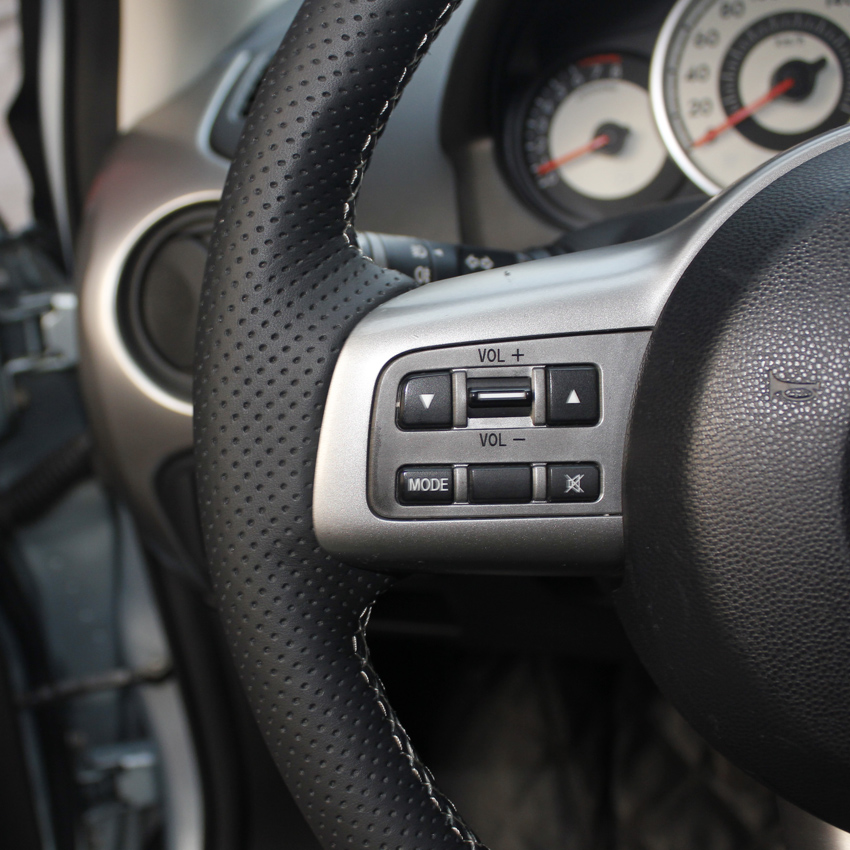 Steering wheel cover Case for Mazda 2 Genuine leather DIY Hand-stitch Car styling Anti-slip