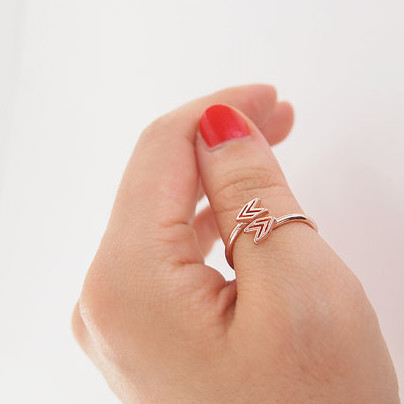 10PCS- R009 Hot sale Simple Chevron Wrap Arrow Snake Rings Adjustable double Chevron bow Arrow rings Geometric triangle
10PCS- R009 Hot sale Simple Chevron Wrap Arrow Snake Rings Adjustable double Chevron bow Arrow rings Geometric triangle