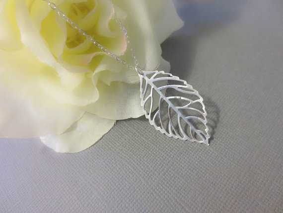 30PCS Dainty Nature Leaf Necklaces Plant Tree Hollow Fallen Leaves Necklace Simple Cute Leaf Necklaces for Ladies Women