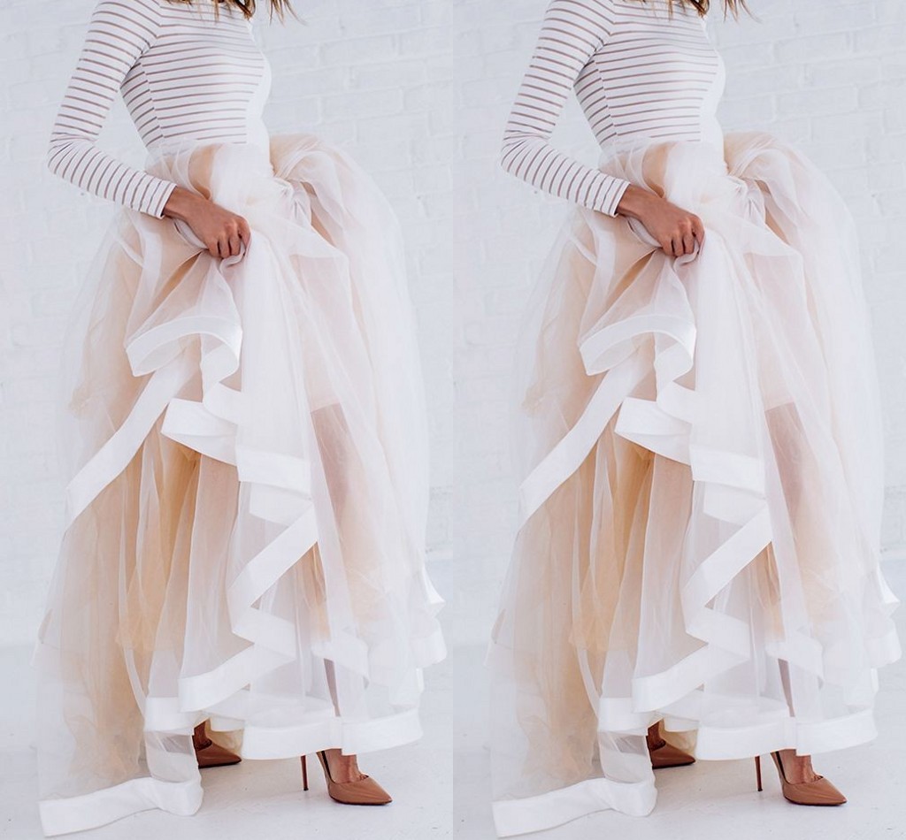 New Design Tulle Maxi Skirt with Satin Ribbon Edge Champagne Ruffled Stylish Skirts for Women Sexy Woman Long Winter Skirts
New Design Tulle Maxi Skirt with Satin Ribbon Edge Champagne Ruffled Stylish Skirts for Women Sexy Woman Long Winter Skirts