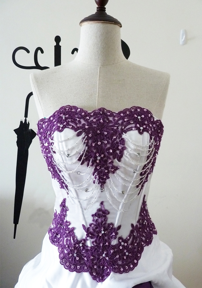 Gothic Purple and White Wedding Dresses 2019 Strapless Beads Appliqued Bodice Hand-made Rose Flowers A-Line Beautiful Bridal Gowns Wholesale