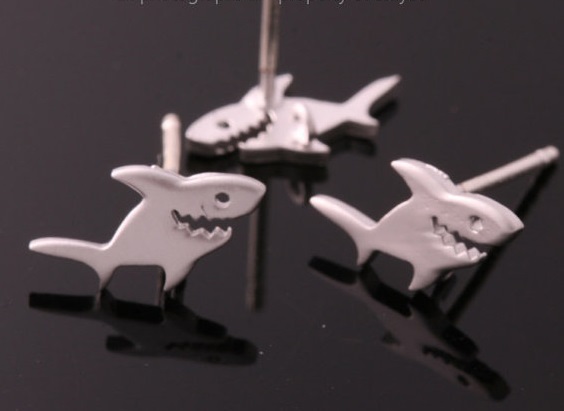 Europe and the United States Stainless steel shark stud earrings for girls' beach party accessories
Europe and the United States Stainless steel shark stud earrings for girls' beach party accessories