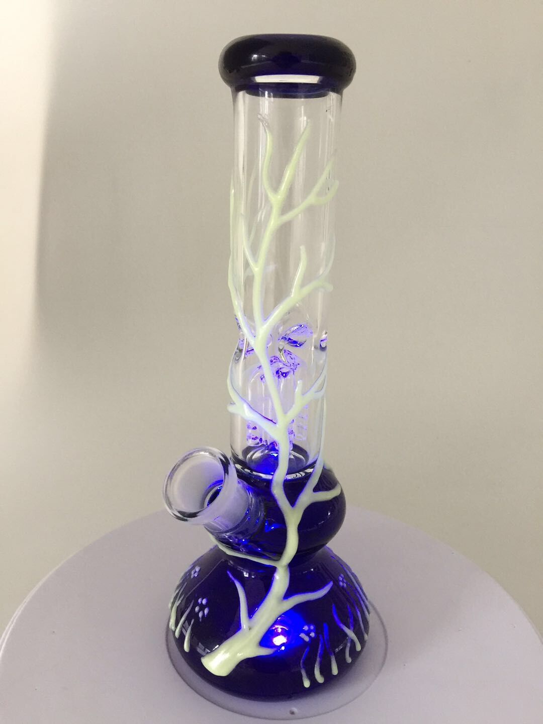 unique glass bongs glow in the dark with Diffused Downstem dab rigs UV Luminous bong with 18.8mm joint oil rigs GID01
unique glass bongs glow in the dark with Diffused Downstem dab rigs UV Luminous bong with 18.8mm joint oil rigs GID01