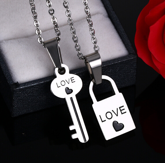 Newest Fashion Romantic One Pair Couple Lover's Gifts Lock and Key Pendant Necklace Stainless steel together Love Heart Logo Hot
Newest Fashion Romantic One Pair Couple Lover's Gifts Lock and Key Pendant Necklace Stainless steel together Love Heart Logo Hot