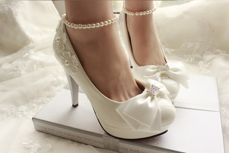 Fashion Holy White Wedding Shoes Pear Anklets Applique Bow Rhinestones Various Heels to Choose Walking Graceful Events Bridal Shoes