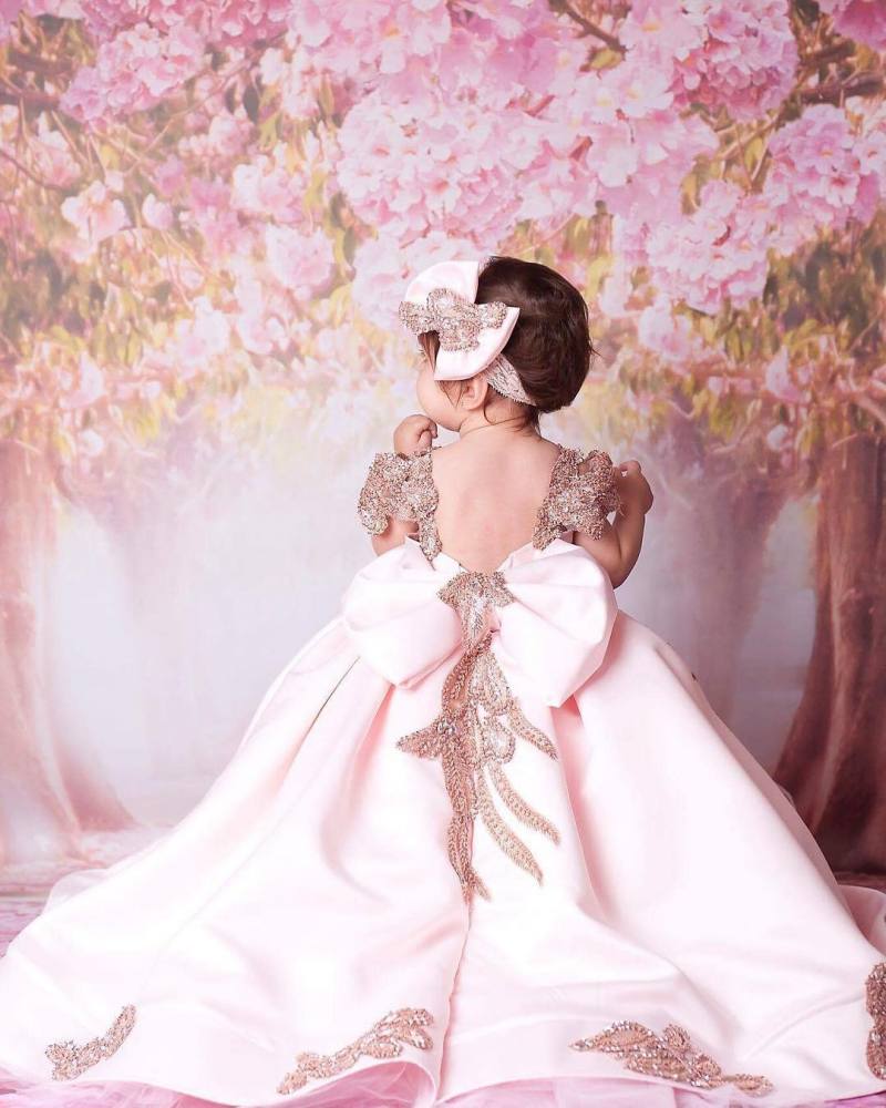 Gorgeous High Low Beaded Little Girls Pageant Dresses Ball Gown Tiered Backless wer Girl Dress Sequined First Communion Gowns