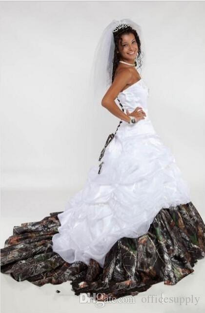 2020 Camo Wedding Dresses Sweetheart Lace Up Ruched Ruffle Sleeveless Appliques A e Long Satin Bridal Gowns Vestidos De Novia Princesa