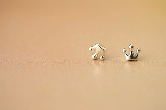 10Pair Gold Silver Tiara Small Princess Crown Stud Earrings Simple Royal Crown Stud Earrings Geometric Jewelry for Women