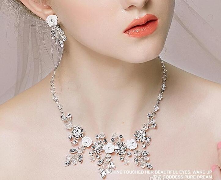 Bridal crowns jewelry Romantic Rhinestone Tiara Necklace Earring Set Bridal Wedding Accessories Party Jewelry Wedding Accessories HT031